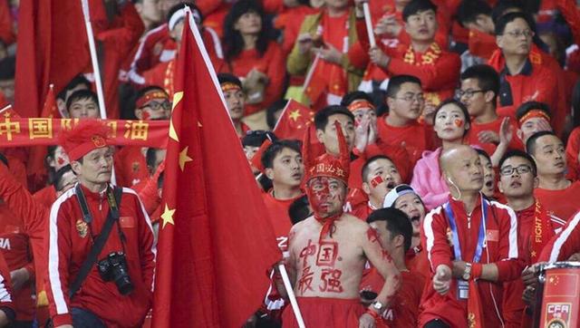 画面一转，重遇车贤秀的李恩赫，挑衅地问道：“你想不想我？