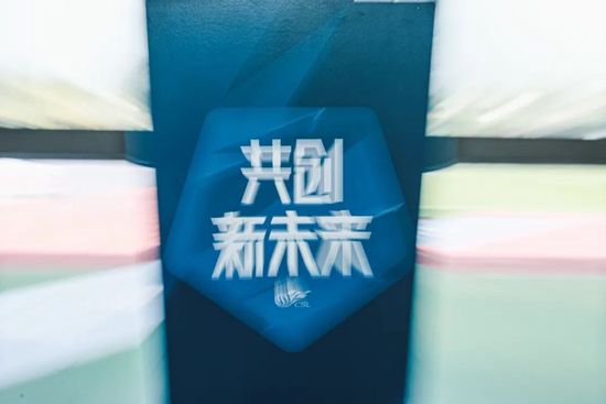 温丝莱特告诉《好莱坞报道》记者称在人生的这个节骨眼儿上，相当惊讶的发现自己又当孩子妈 英国时尚大奖众女星斗艳 凯特·莫斯PK丽塔·奥拉 2013-12-03 当地时间12月2日晚，英国伦敦，2013英国时尚大奖（2013 British Fashion Awards ）颁奖仪式隆重举行，格温妮丝·帕特洛、罗茜·汉丁顿-惠特莉、西耶娜·米勒、凯特·莫斯等明 《再见六月》曝路透 凯特·温斯莱特导演处女作！