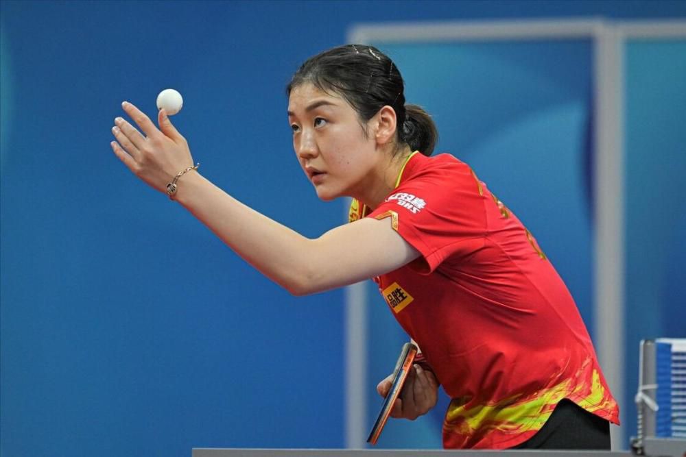 余文乐出首张华语专辑 现场大谢MV女主角大S 2011-04-20 余文乐出道10年，终于推出了个人第一张华语专辑《不是明星N.A.S.》，正式进军歌坛。