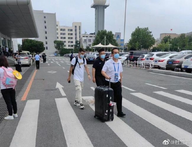 这原本是一个毫无战争元素的平常画面，但是放在这样一部战争电影的开头，无论其形式或是内容都显示出了影片的特立 上一页12345.剧集《黑袍纠察队》第五季杀青！