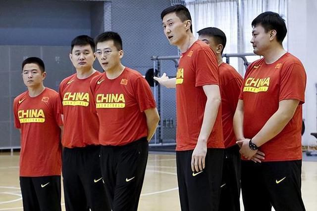 影片发布一组角色剧照，并同步曝光演员阵容，在杭州的湖光山色中，正上演这场关于“爱和美味”的温暖故事。