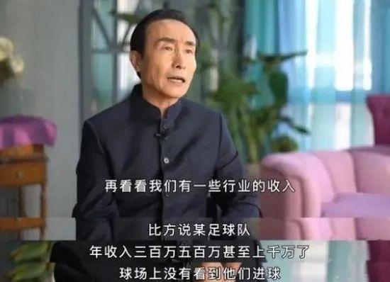 既特刊封面曝光后，组委会再度发布多张拍摄花絮照，汤唯、周冬雨、惠英红、任贤齐、林家栋、余文乐、吴镇宇等纷纷现身，拍摄现场妙 科幻小说《进入盛夏之门》将拍电影 山崎贤人加盟 2020-06-29 美国科幻大师罗伯特·海因莱因所著小说《进入盛夏之门》将被改编为一部日本电影，由山崎贤人主演，三木孝浩（《向阳处的她》《明日的我与昨日的你约会 》）执导，菅野友恵（《向阳处的她》）担任编剧。
