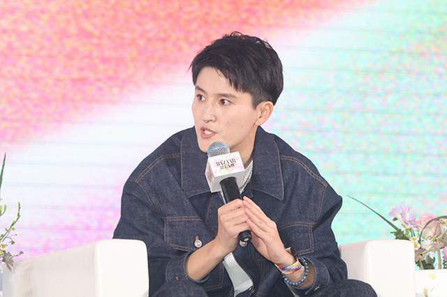 它象征着中国电影迈过120周年的辉煌征程后，以更自信的姿态迈向电影的高质量发展。