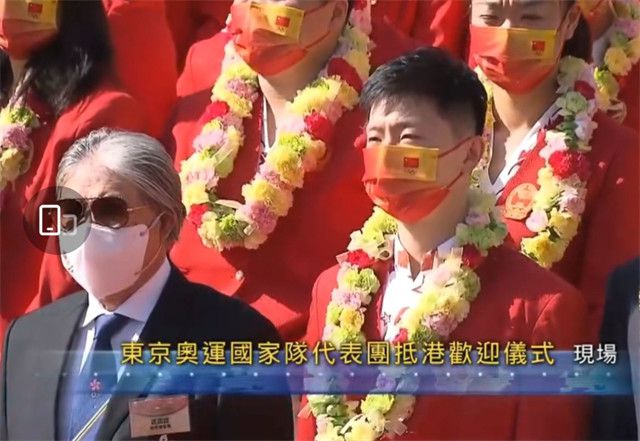 该海报展现了曾荣获奥斯卡奖、艾美奖的维奥拉·戴维斯饰演的纳尼斯卡将军肩扛战刀、目光如炬的飒爽英姿！