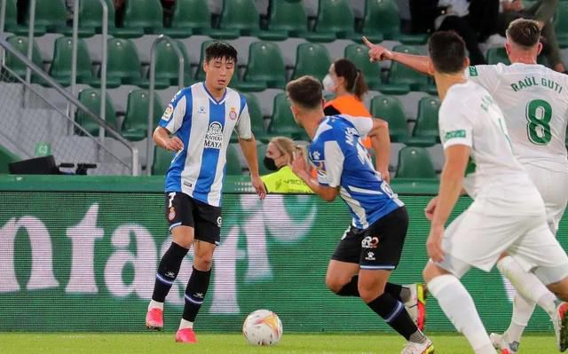从曝光的剧照和预告片可 谭松韵宋威龙《以家人之名》日本定档 明年播出 2020-12-07 《以家人之名》将登陆日本电视台！