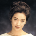更难得的是，看着故事中站在人生分水岭的主角们，屏幕前的我们也将思绪带到曾经的那些毕业季节。