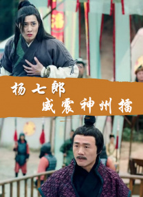 他身穿一件白色羽绒度，黑色连脖口罩格外引人瞩目，看来这一保暖又时尚的单品深得徐峥的心，已经陪伴了他今年的整个秋冬。